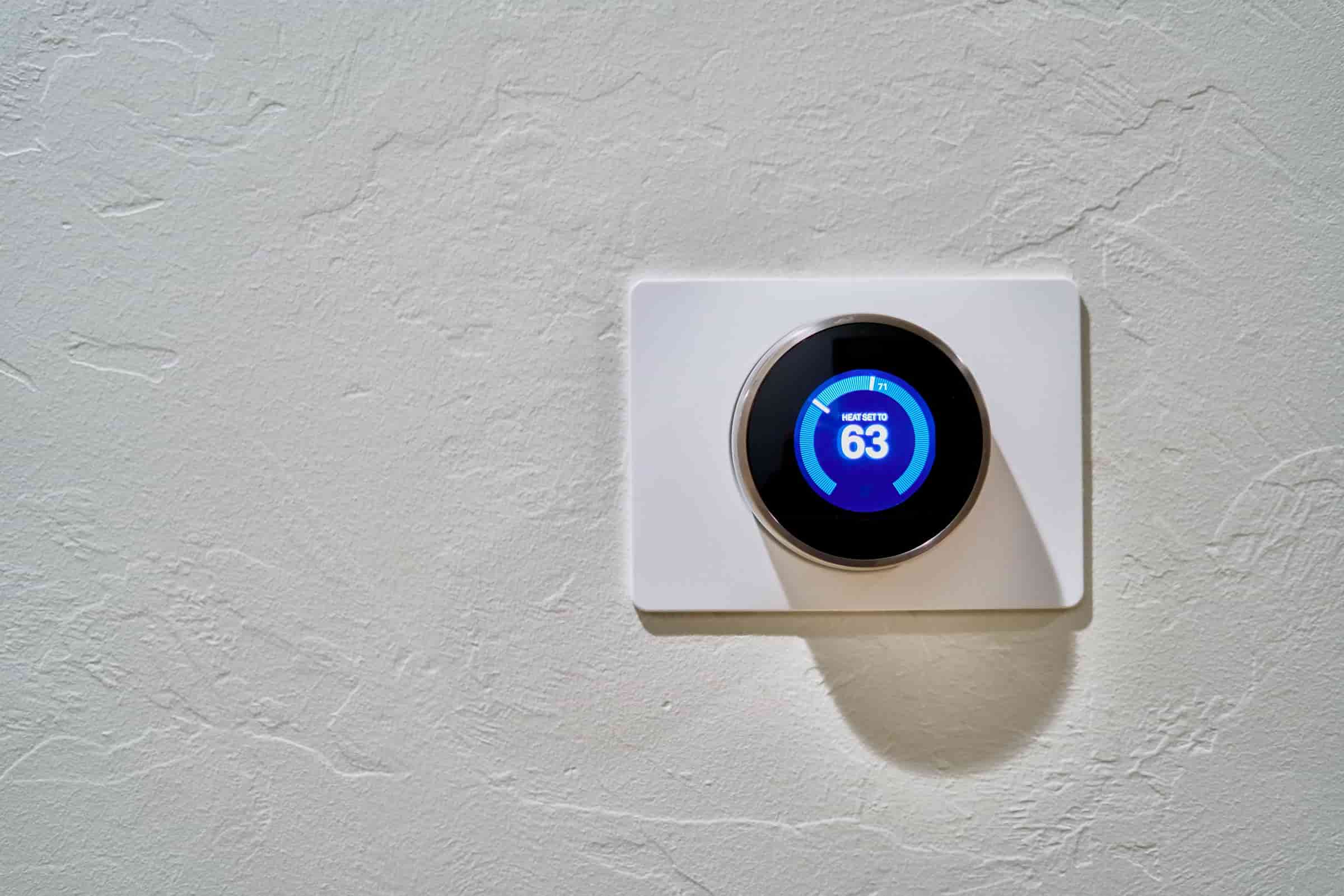 4 Ways A Thermostat Can Help You Save Money